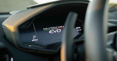 Lamborghini Huracan EVO Spyder dashboard